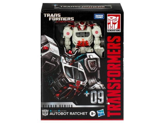 Hasbro F8770 6.5 inch Transformers Studio Series Voyager War for Cybertron 09 Ratchet Action Figure