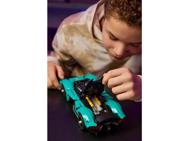 LEGO - Technic Aston Martin Valkyrie Toy Car 42208 - image 3
