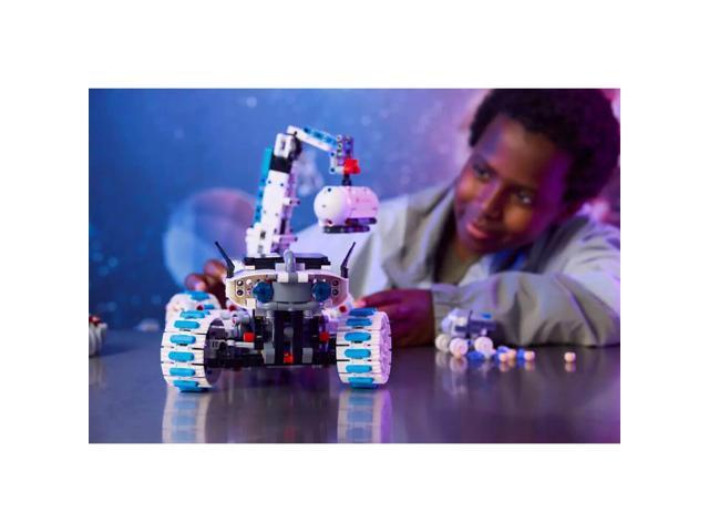 LEGO - Technic Lunar Outpost Moon Rover Space Vehicle 42211 - image 5