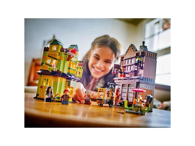 LEGO - Harry Potter Quality Quidditch Supplies & Ice Cream Parlour 76452 - image 4