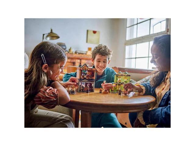 LEGO - Harry Potter Quality Quidditch Supplies & Ice Cream Parlour 76452 - image 5