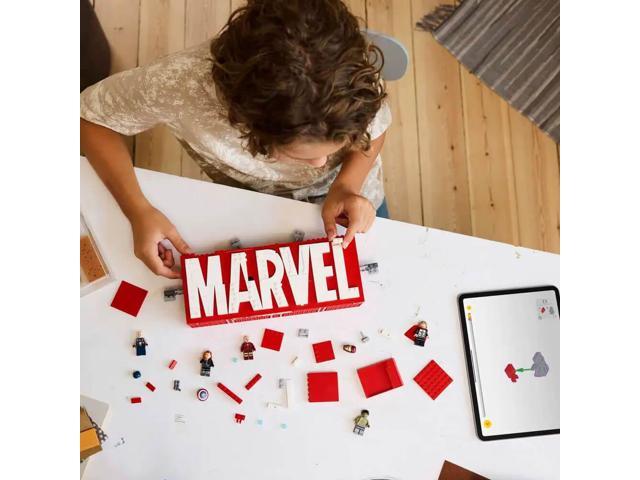 LEGO - Marvel: MARVEL Logo & Minifigures Building Toy 76313 - image 4