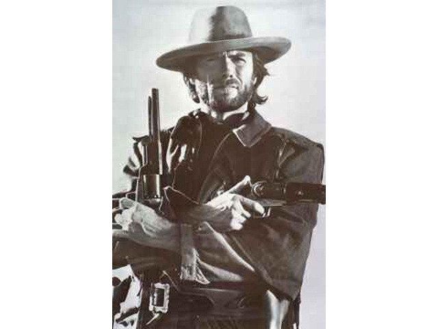 Clint Eastwood - Guns Poster (24 X 36)