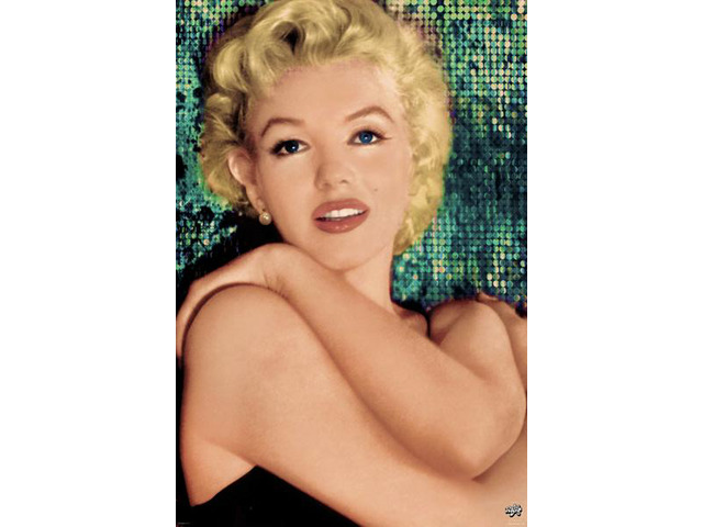 Marilyn Monroe - Hug Poster Print (22 x 34)