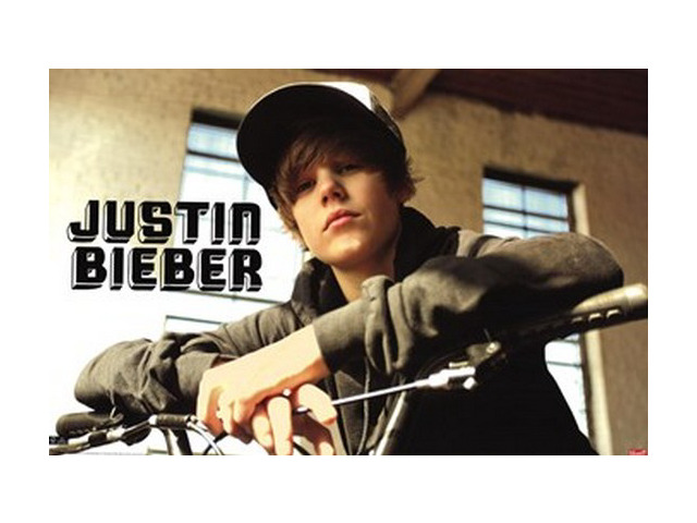 Justin Bieber - Bike Poster Print (34 x 22)
