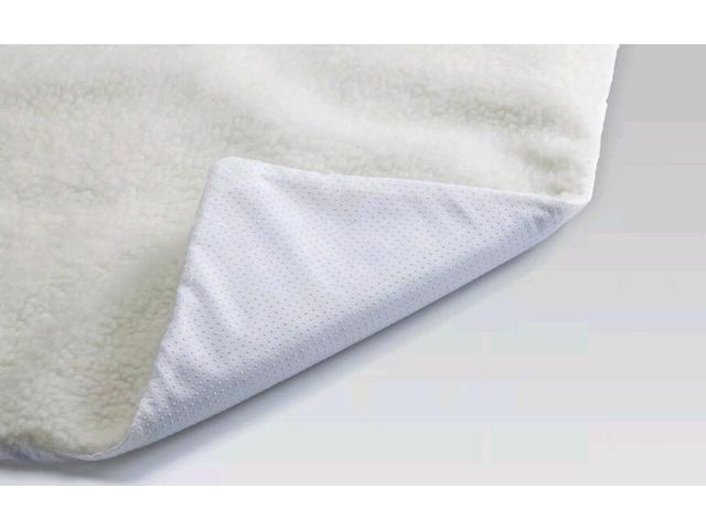 Innovative Living Self-Warming Pet Cushion - 24' x 18'