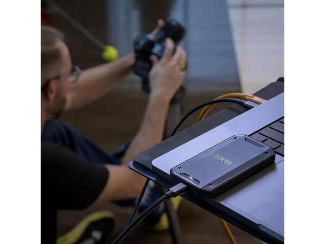 SanDisk Professional - PRO-G40 SSD 1TB External Thunderbolt 3 and USB-C NVMe Portable SSD - Black - image 7