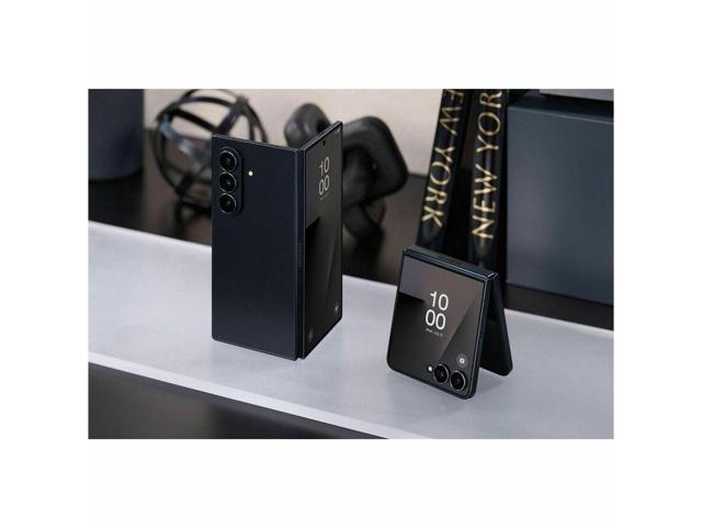 Samsung - Galaxy Z Flip7 512GB (Unlocked) - Jet Black - image 3