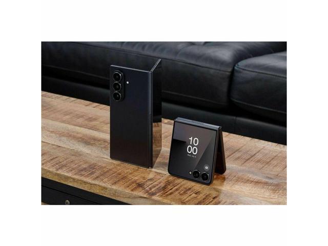 Samsung - Galaxy Z Flip7 256GB (Unlocked) - Jet Black - image 5