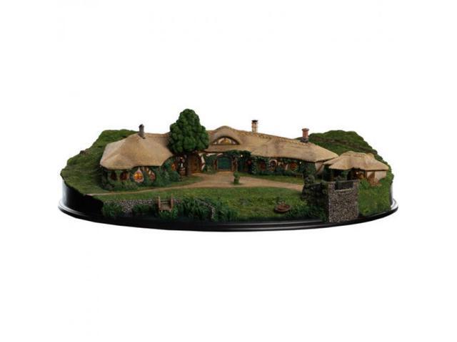 Weta Workshop Limited Edition Polystone - The Lord of the Rings Trilogy - The Green Dragon Inn Environment