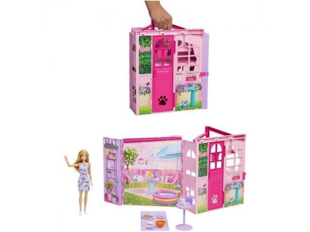 Barbie Weekend Escape House Playset with Doll