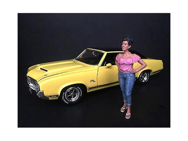 'Hanging Out II' Gloria Figurine for 1/18 Scale Models by American Diorama