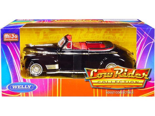 1941 Chevrolet Special Deluxe Convertible Black with Red Interior 'Low Rider Collection' 1/24 Diecast Model Car by Welly