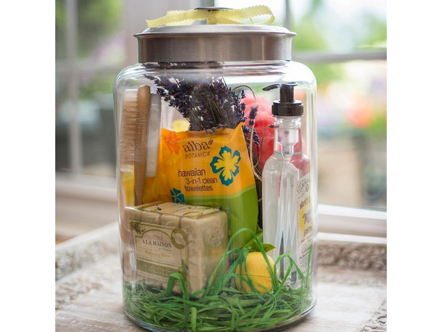 2.5 Gallon Montana Jar with Brushed Aluminum Metal Cover. Clear 95507