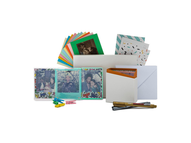 Polaroid OneStep Closeup Camera with Polaroid Color Instant Film Bundle