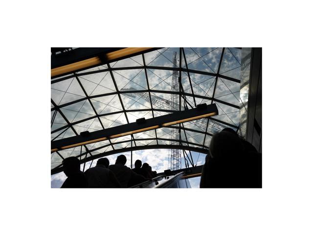 Sony - 35mm f/1.8 FE Wide-Angle Lens for Select E-Mount Cameras - Black - image 7