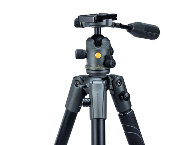 Vanguard VEO 2X 235ABP 4-in-1 Aluminum Travel Tripod