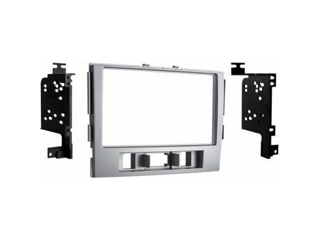 Metra - Dash Kit for Select 2010-2012 Hyundai Santa DDIN - Silver - image 4