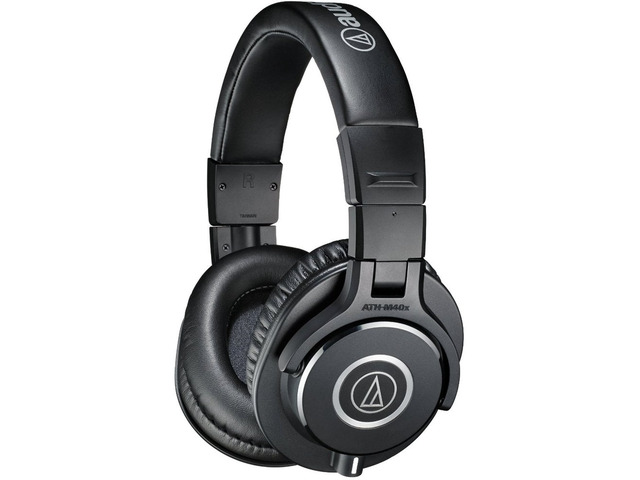 ATH-M40x Professional Studio Monitor Headphone, Black, with Cutting Edge Engineering, 90 Degree Swiveling Earcups, Pro-Grade Earpads/Headband,...