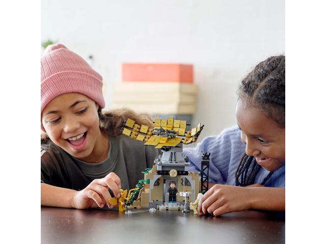 LEGO DC Wonder Woman vs Cheetah 76157 with Wonder Woman (371 Pieces)