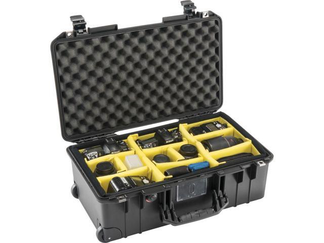 Pelican Air 1535 Case With Padded Dividers (Black)