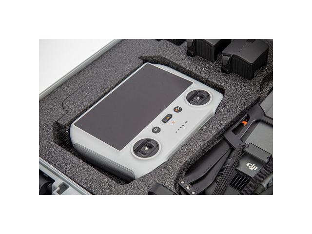 NANUK - 925 Protective Hard Case with Insert for DJI Mavic 3 Pro Fly More/Cine Premium Combo - Black - image 7