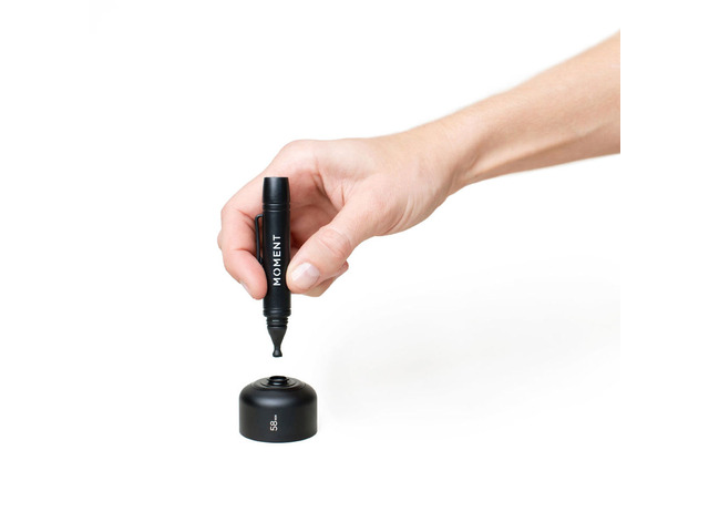 Moment Mobile Lens Cleaning Pen, Black