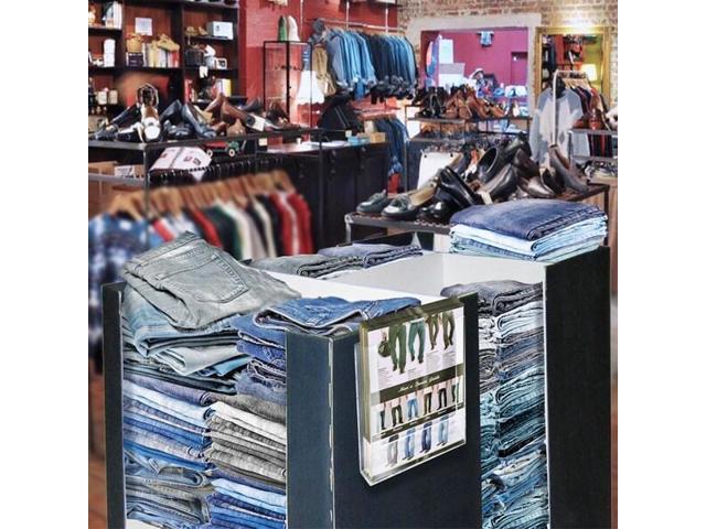 Azar Displays Hanging Brochure Holder 7.87' x 6.25' Clear Styrene 10/Pack (252341)