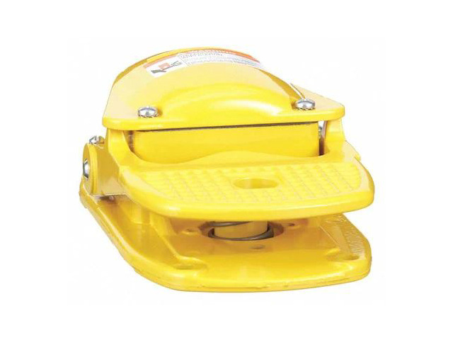 SQUARE D 9002AW1 FootSwtch,Yellow,Aluminum,SPDT,Momentary