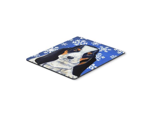 Caroline's Treasures Basset Hound Winter Snowflakes Holiday Mouse Pad/Hot Pad/Trivet (LH9284MP)