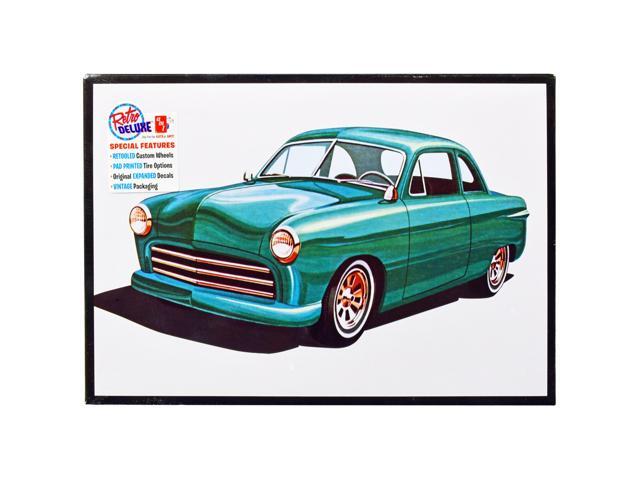 Skill 2 Model Kit 1949 Ford Coupe 'The 49'er' 3-in-1 Kit 1/25 Scale Model by AMT