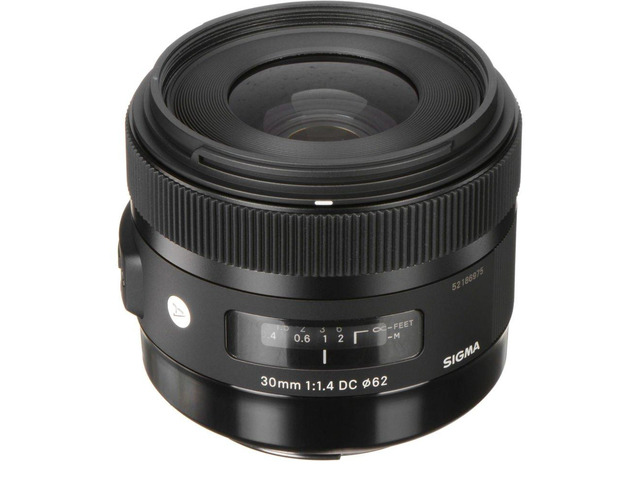 Sigma 30mm f/1.4 DC HSM Art Lens for Canon + Deluxe Lens Cleaning Kit