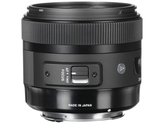 Sigma 30mm f/1.4 DC HSM Art Lens for Canon + Deluxe Lens Cleaning Kit