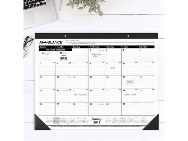 At-A-Glance Ruled Desk Pad 22 x 17 2026 SK2400
