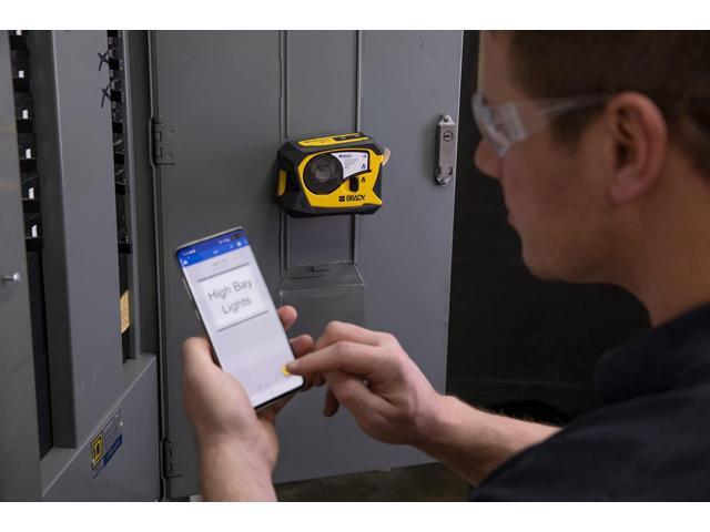 Brady M211 Portable Bluetooth Label Printer - 203dpi M211-KIT