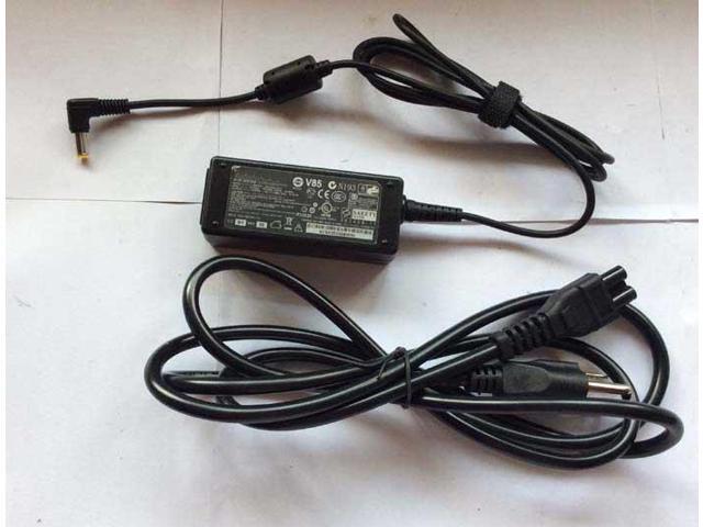 Charger AC Adapter Power Supply 19V 1.58A 30W for TOSHIBA PLL52E-01R012EA