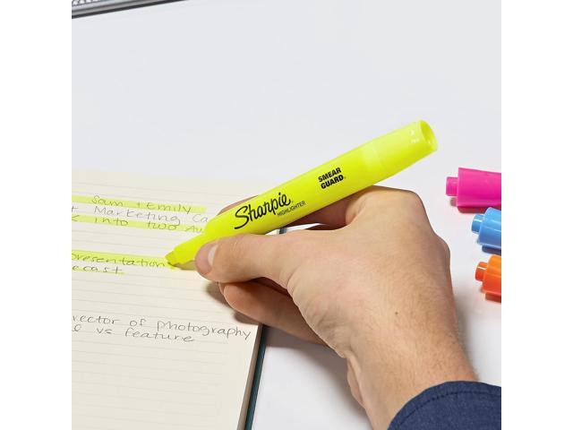 Sharpie Accent Tank Style Highlighter Chisel 1809199