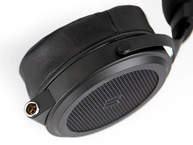 Monoprice Monolith M1570 Over Ear Open Back Balanced Planar Headphones, With Plush, Padded Headband, Removable Earpads, Low Distortion For Studio