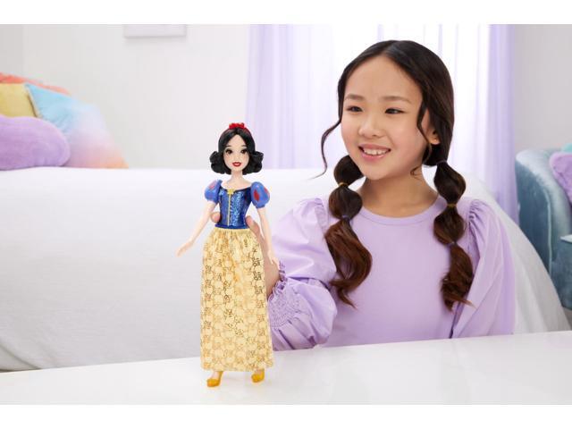 Mattel Disney Princess Toys, Snow White Fashion Doll, Sparkling Look with Black Hair, Brown Eyes & Hair Accessory, Inspired by the Movie