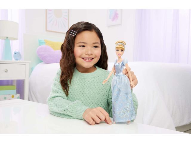 Mattel Disney Princess Toys, Cinderella Fashion Doll, Sparkling Look with Blonde Hair, Blue Eyes & Hair Accessory, Inspired by the Movie