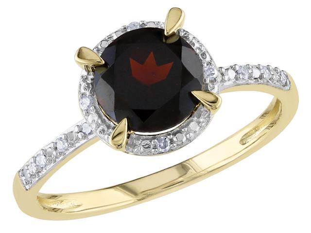 1.60 Carat (ctw) Garnet Halo Ring with Accent Diamonds in 10K Yellow Gold