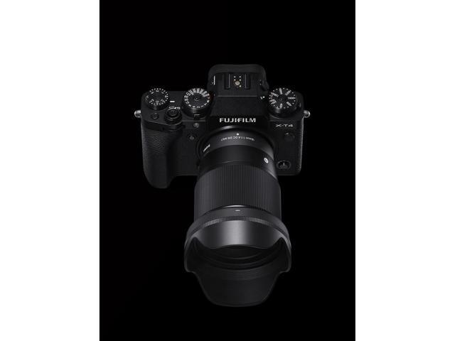 Sigma 16mm f/1.4 DC DN Contemporary Lens for FujiFilm X Bundle
