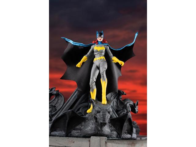 McFarlane Toys - DC Multiverse Batgirl (DC Classic) 7" Action Figure - image 3