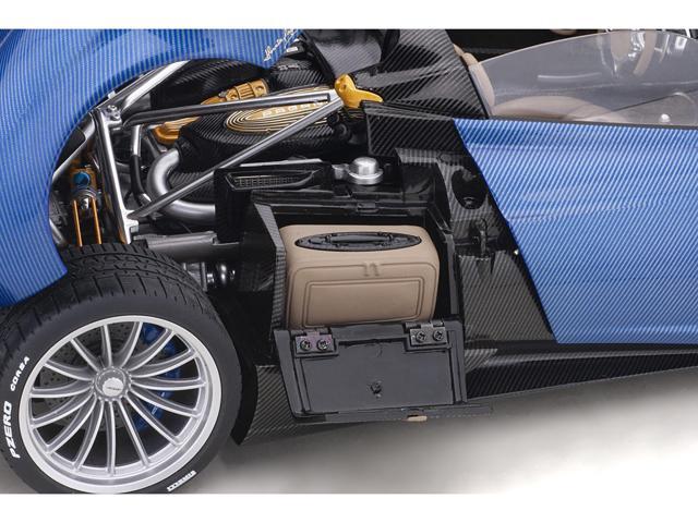Pagani Huayra Roadster Blue Tricolore Carbon Fiber with Black Top with Luggage Set 1/18 Scale Model Car by Autoart
