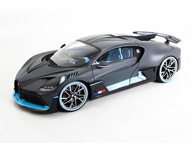 Bugatti Divo Matt Gray with Blue Accents 1/18 Diecast Model Car by Bburago