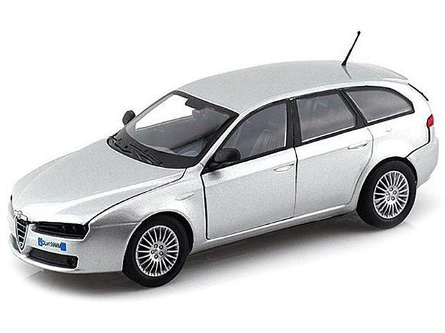 Alfa Romeo 159 SW Silver 1/24 Diecast Car Model by Motormax