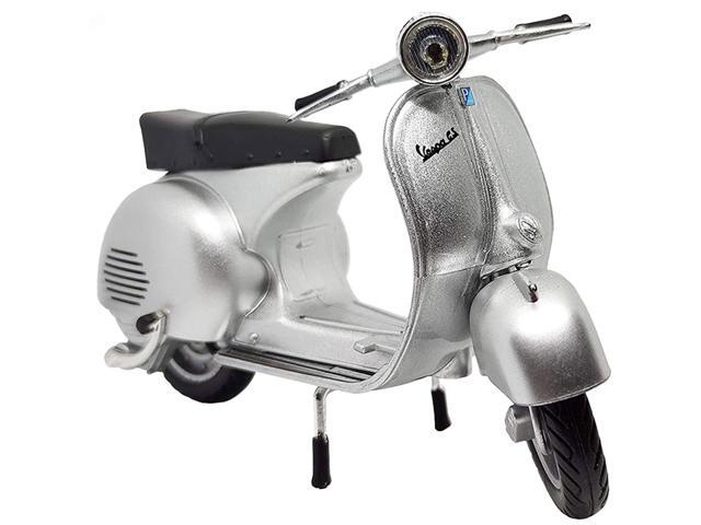 Vespa 150 GS Silver Metallic 1/12 Diecast Motorcycle Model by New Ray