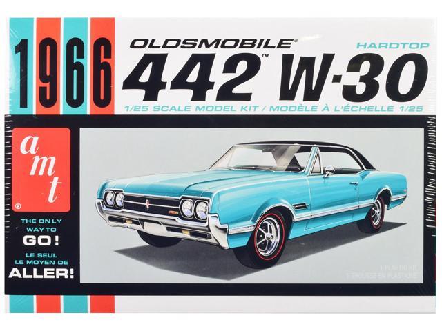 AMT 1/25 Scale 1966 Oldsmobile 442 W-30 Hardtop Plastic Model Kit