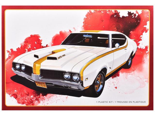 Skill 2 Model Kit 1969 Hurst Oldsmobile Cutlass 1/25 Plastic Model by AMT