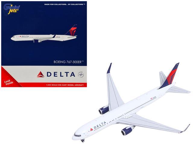 Boeing 767-300ER Commercial Aircraft 'Delta Air Lines' (N199DN) White with Red and Blue Tail 1/400 Diecast Model by GeminiJets